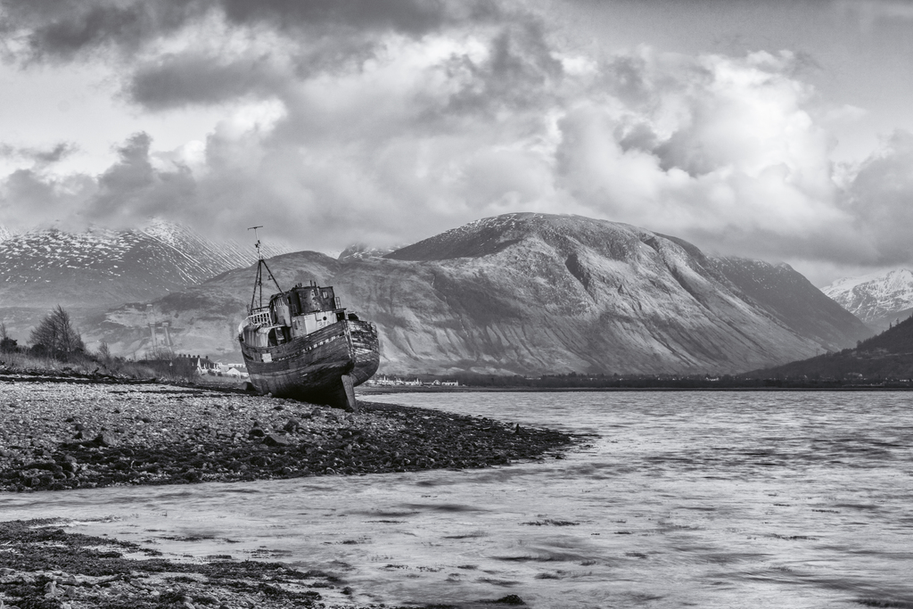 Abandoned boat Fort William