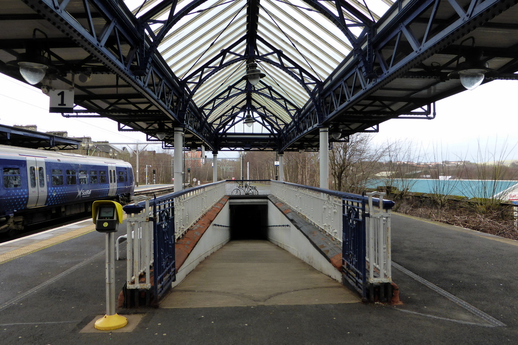 Dumbarton Central Station