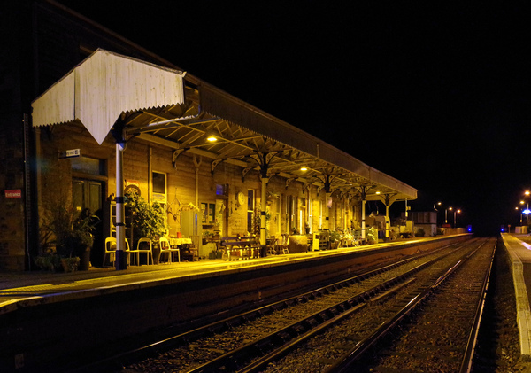 Dalmally station at night