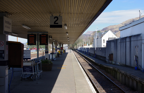 Looking along the platforms at Fort William railway station